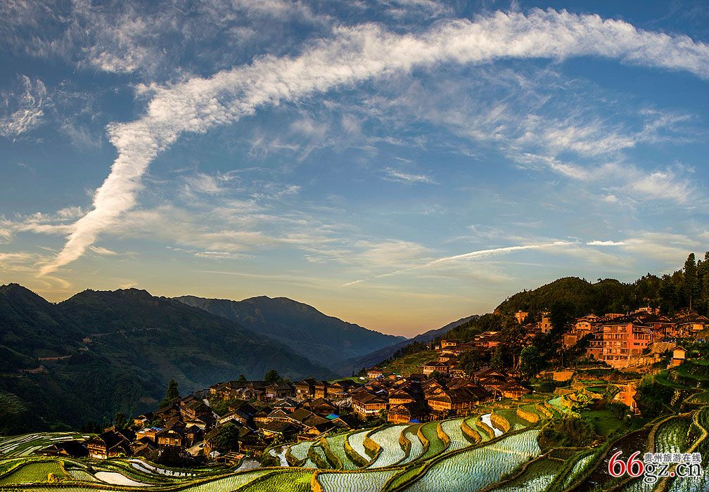 苗寨祥云.jpg