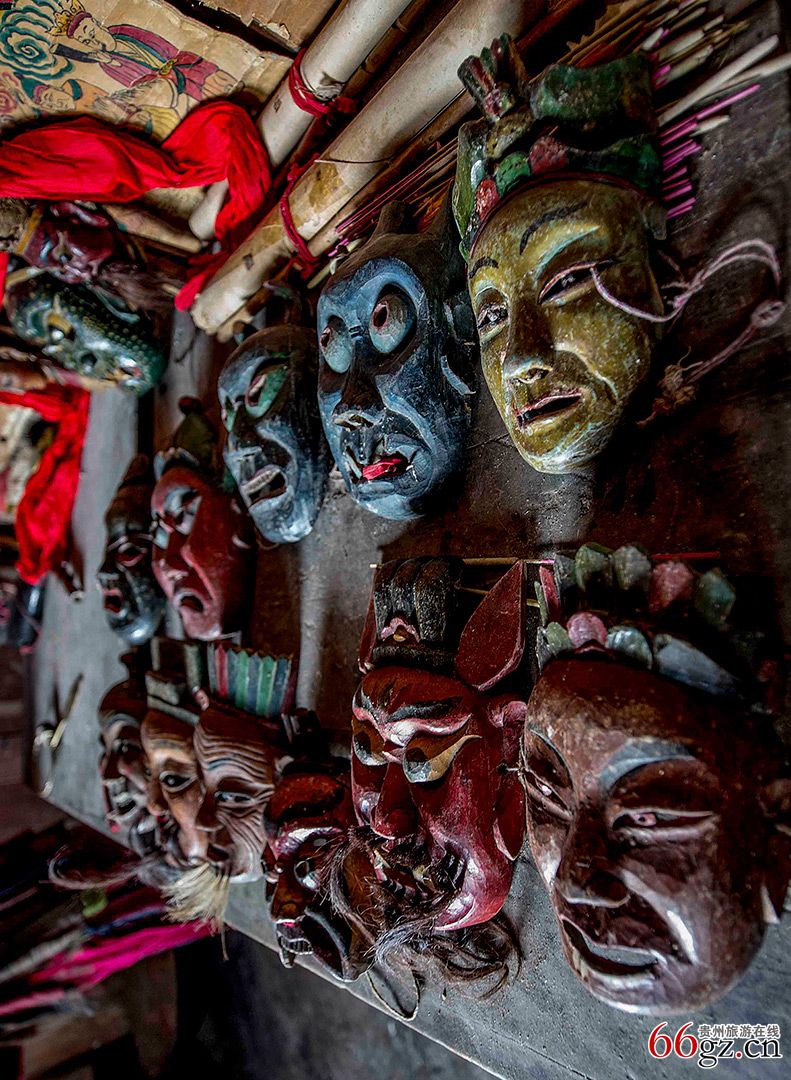 12石阡非物质文化遗产傩堂戏戏面具.jpg