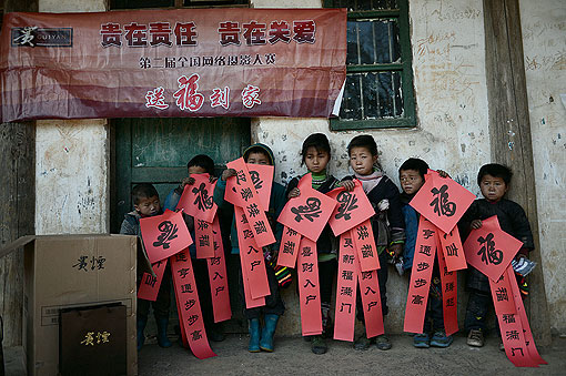 ����ף��