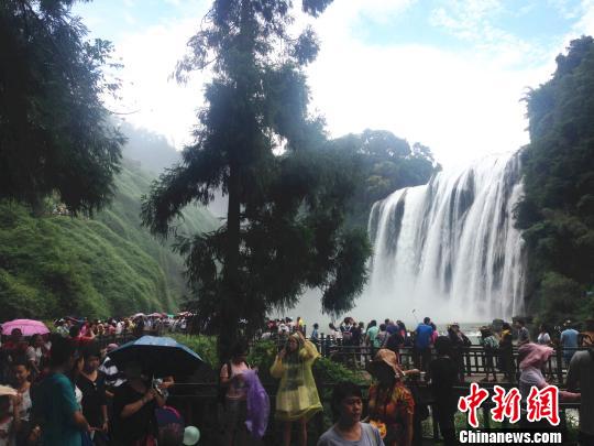 凉爽贵州迎来最火爆暑期旅游季