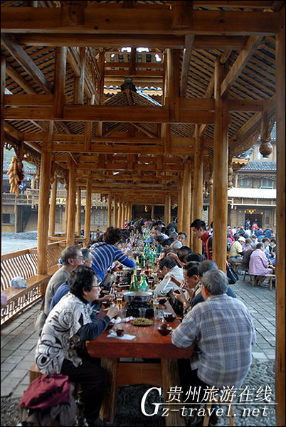 新加坡百人大团体验贵州风情