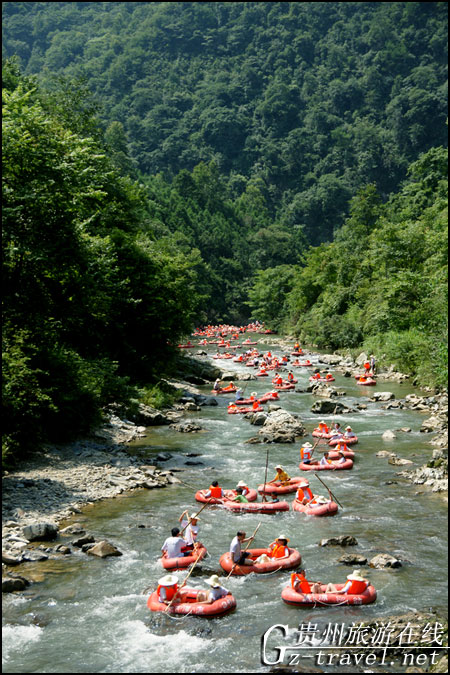 贵州台江翁密河漂流节