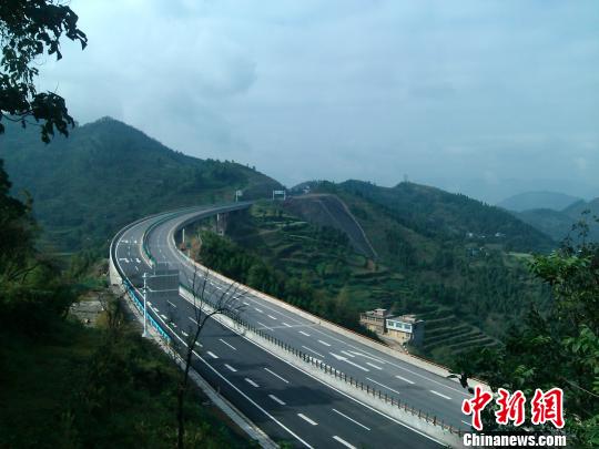 贵州仁怀至赤水高速公路全线正式通车