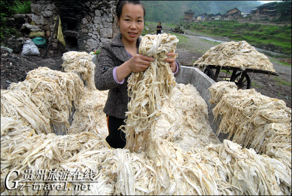 丹寨县石桥村古法造纸